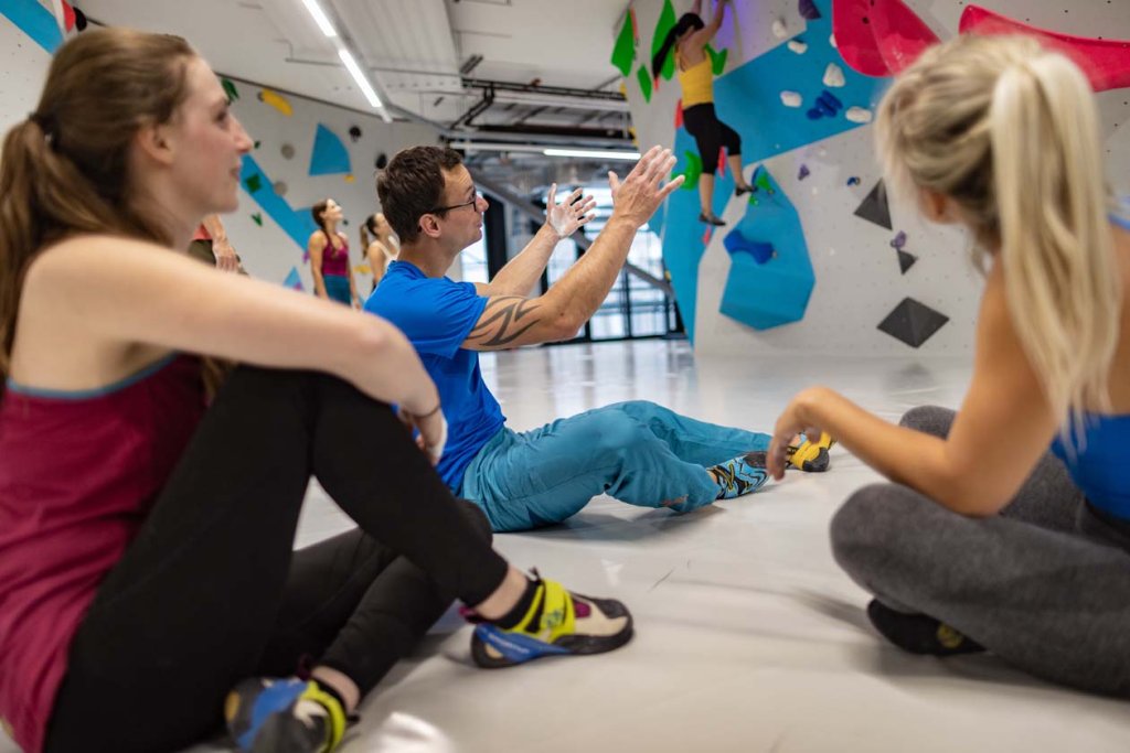 gemeinsam an Ziel kommen_Boulderwelt Karlsruhe